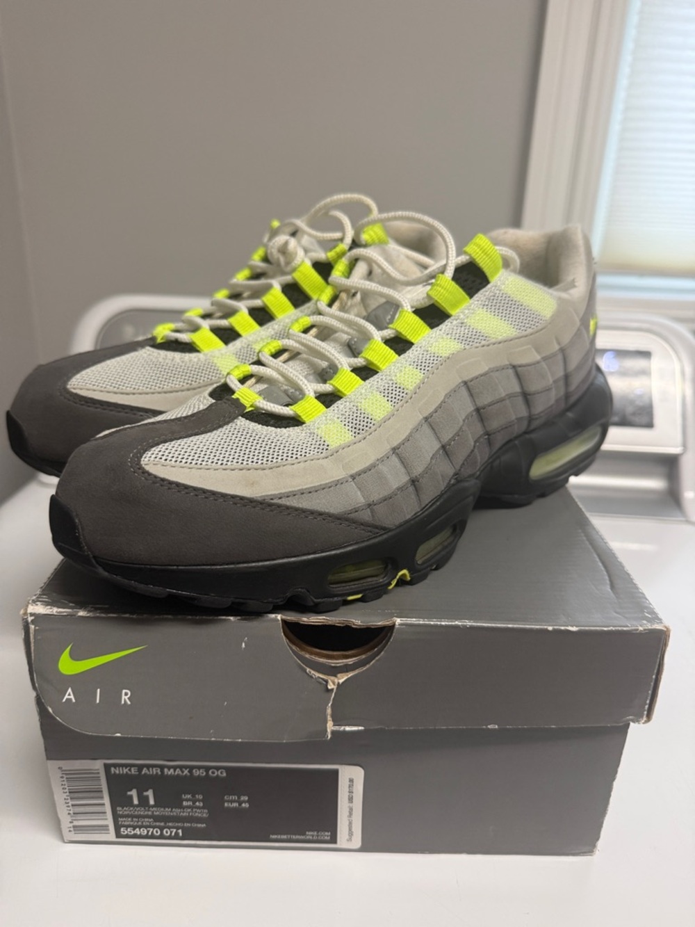 Nike Air Max 95 Men’s Sneaker . Neon